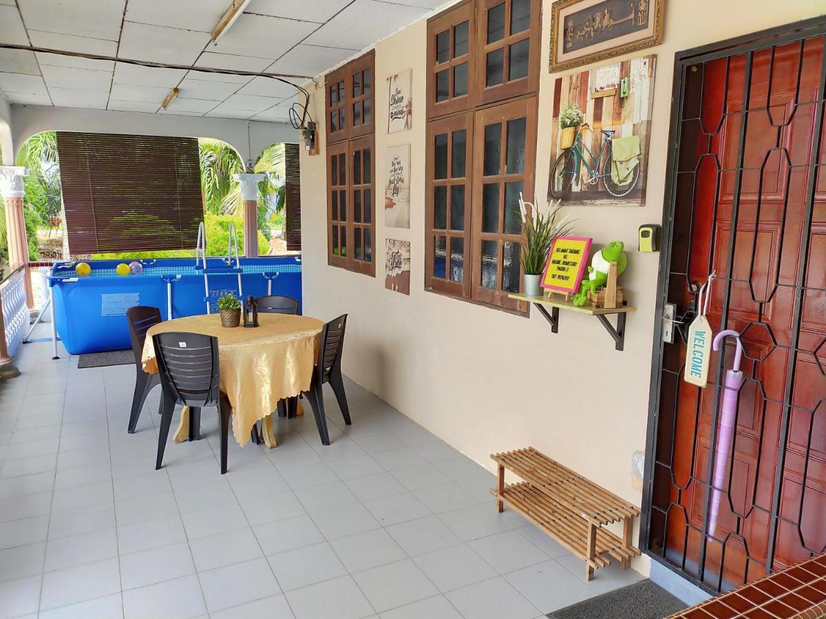 Basrie Villa "Mslim Only" - Mini Cinema , Private Pool , Wi-Fi , Netflix Muar Exterior photo